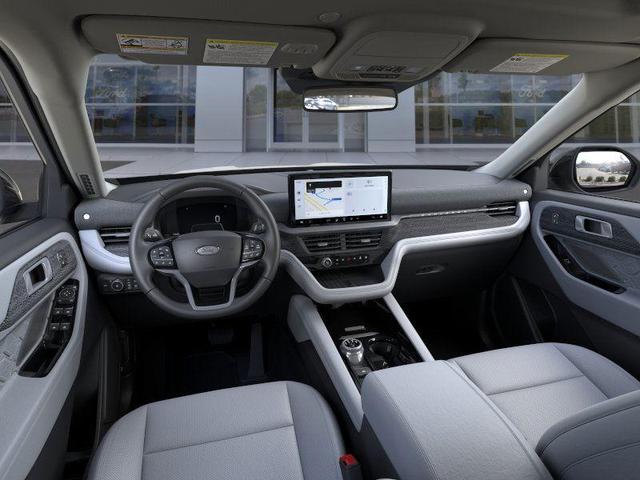 Photo of 2025 Star White Ford Explorer