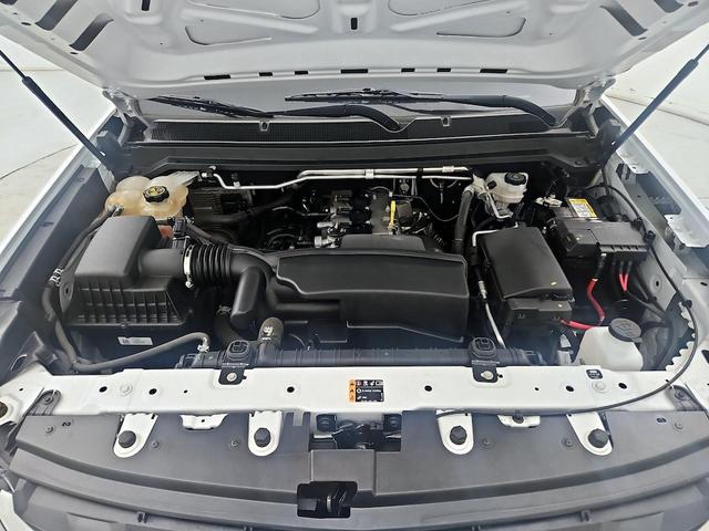 Photo of 2022 White Chevrolet Colorado