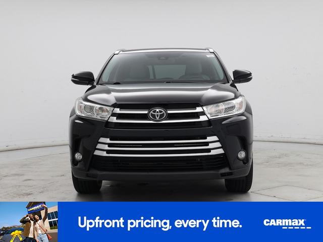 Photo of 2019 Black Toyota Highlander