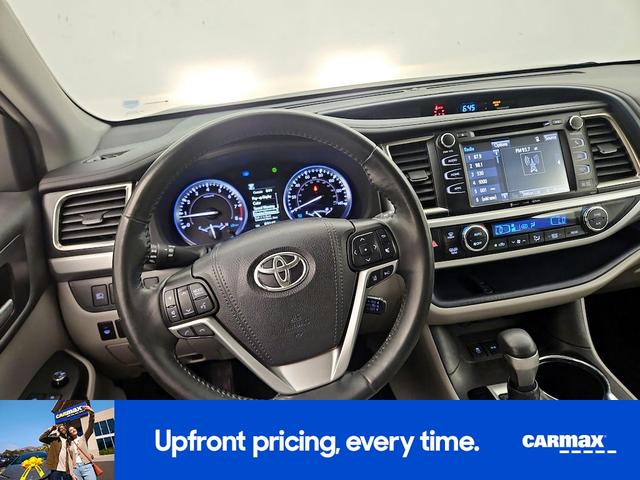 Photo of 2019 Black Toyota Highlander