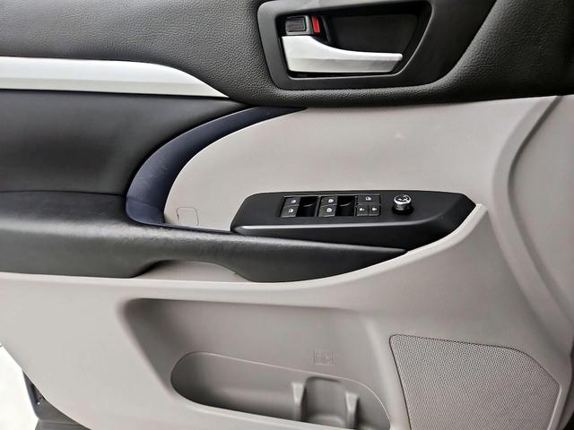Photo of 2019 Black Toyota Highlander