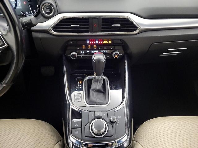 Photo of 2022 White Mazda CX-9