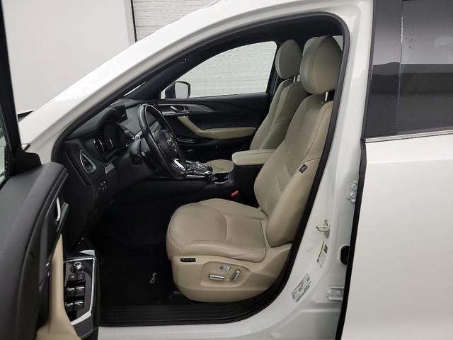 Photo of 2022 White Mazda CX-9