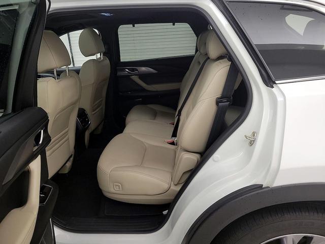 Photo of 2022 White Mazda CX-9
