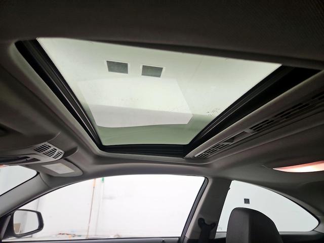 Photo of 2014 White BMW 228