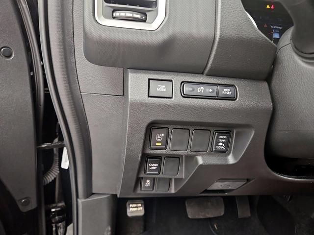 Photo of 2024 Black Nissan Frontier