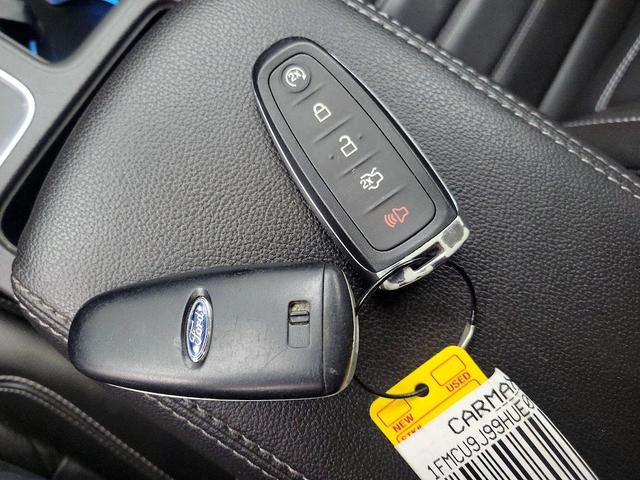 Photo of 2017 Gold Ford Escape