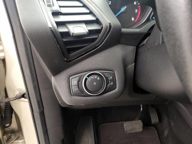 Photo of 2017 Gold Ford Escape