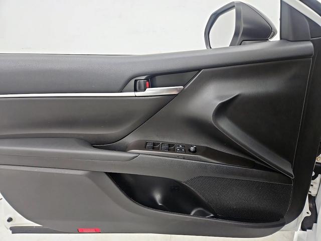 Photo of 2023 White Toyota Camry