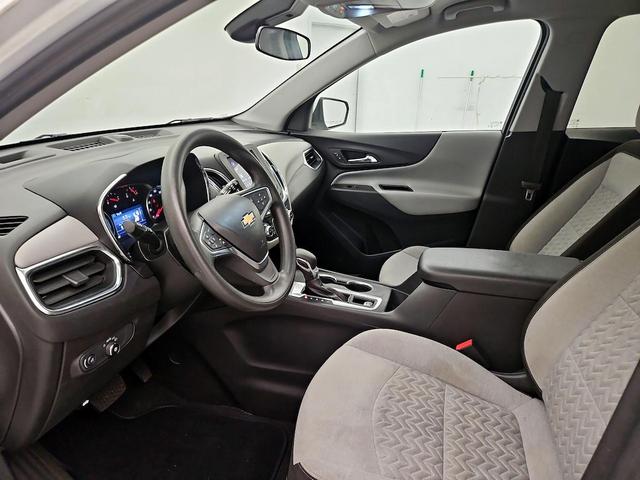 Photo of 2023 White Chevrolet Equinox
