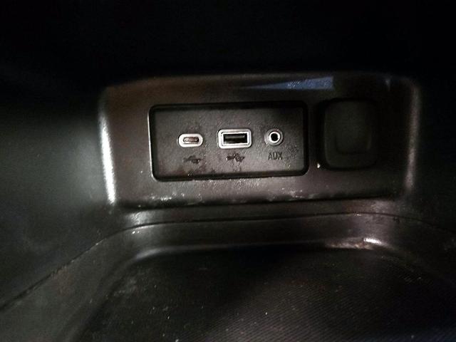 Photo of 2023 White Chevrolet Equinox