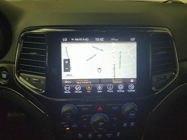 Photo of 2020 Blue Jeep Grand Cherokee