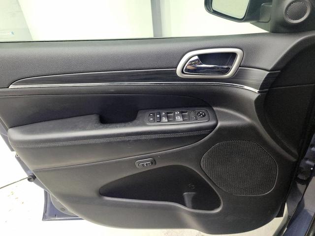 Photo of 2020 Blue Jeep Grand Cherokee