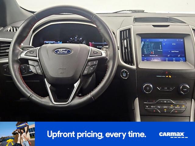 Photo of 2020 Silver Ford Edge