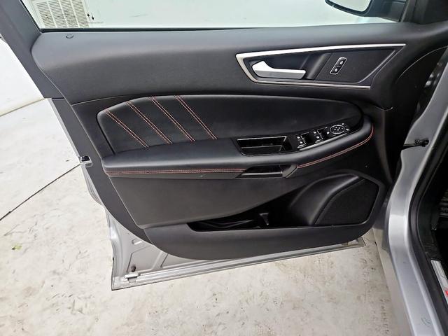 Photo of 2020 Silver Ford Edge