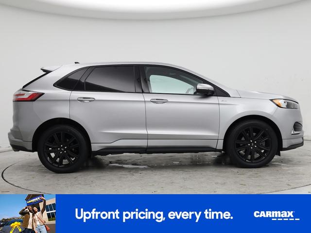 Photo of 2020 Silver Ford Edge