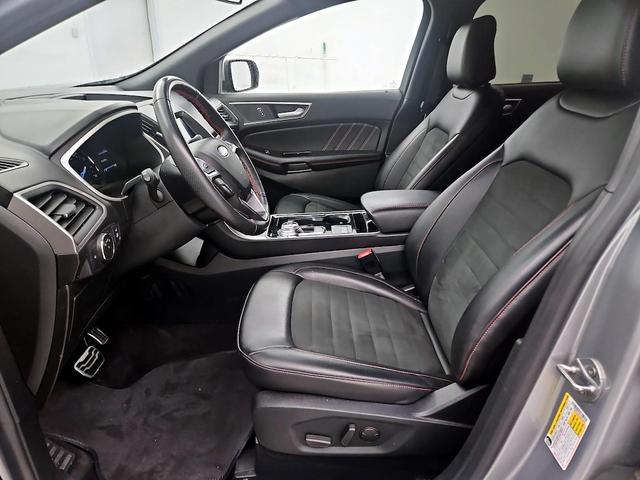 Photo of 2020 Silver Ford Edge