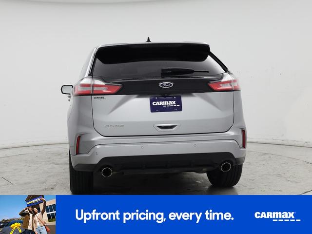 Photo of 2020 Silver Ford Edge