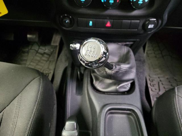 Photo of 2017 Blue Jeep Wrangler