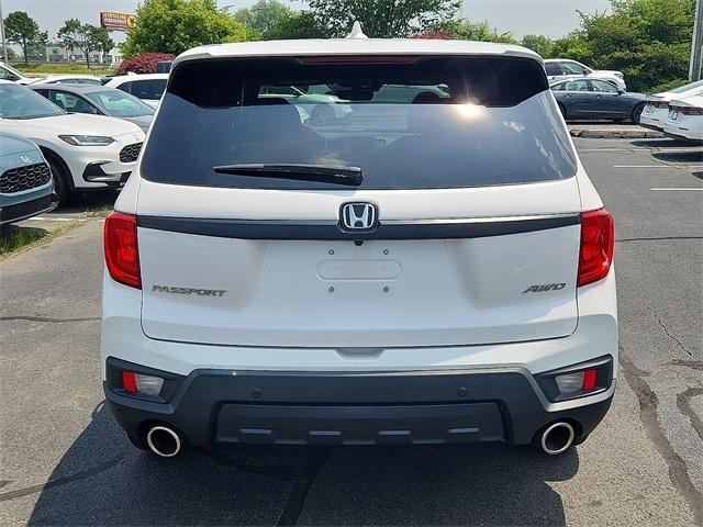 Photo of 2023 Pearl White Honda Passport