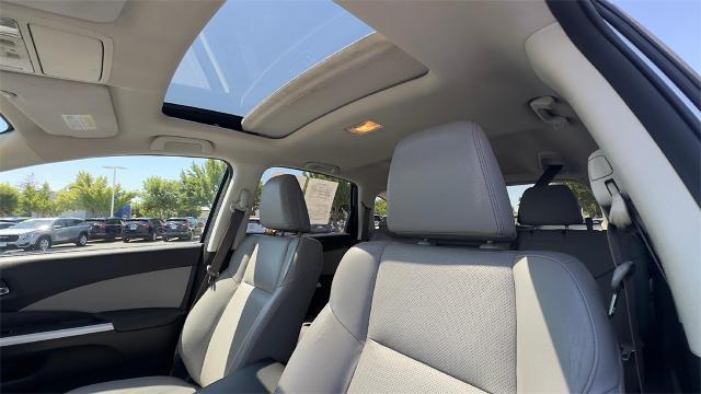 Photo of 2015 Alabaster Silver Metallic Honda CR-V