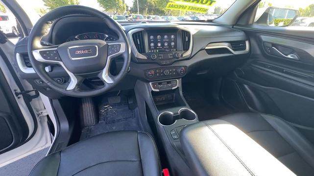 Photo of 2023 Summit White GMC Terrain