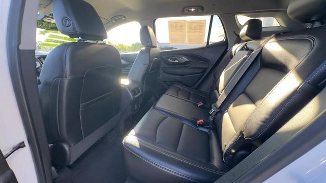 Photo of 2023 Summit White GMC Terrain