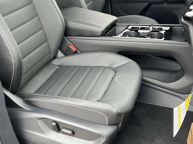 Photo of 2025 Platinum Gray Metallic Volkswagen Atlas Cross Sport