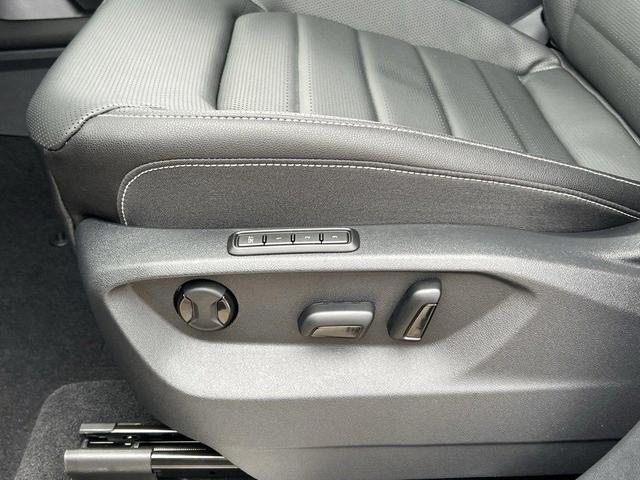 Photo of 2025 Platinum Gray Metallic Volkswagen Atlas Cross Sport