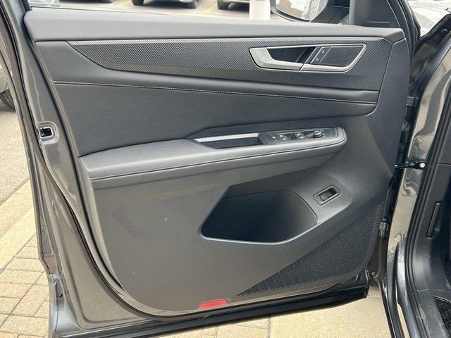 Photo of 2025 Platinum Gray Metallic Volkswagen Atlas Cross Sport