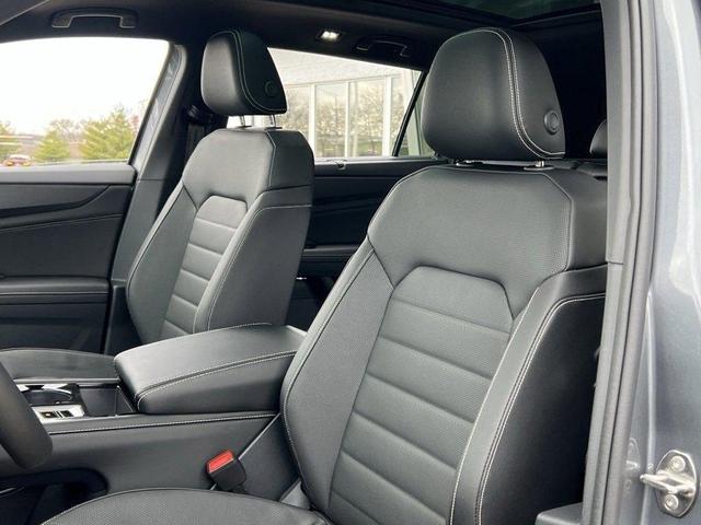 Photo of 2025 Platinum Gray Metallic Volkswagen Atlas Cross Sport
