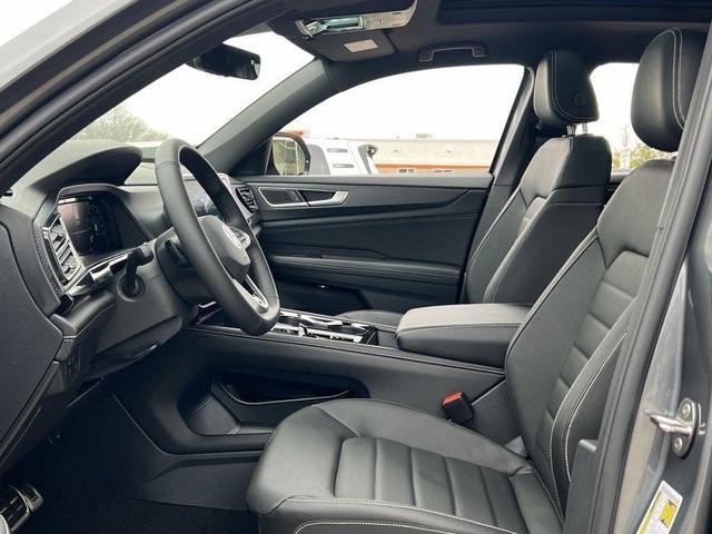 Photo of 2025 Platinum Gray Metallic Volkswagen Atlas Cross Sport