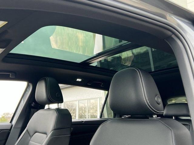 Photo of 2025 Platinum Gray Metallic Volkswagen Atlas Cross Sport