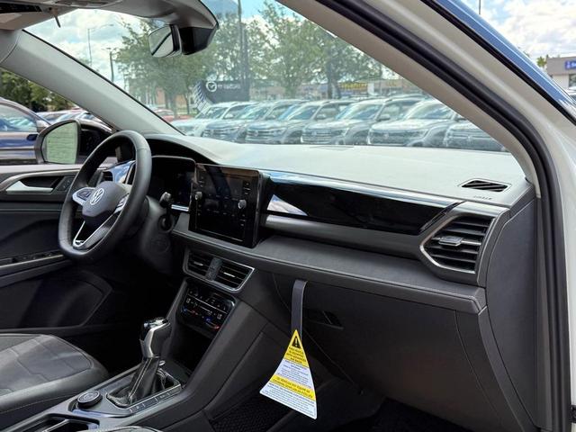 Photo of 2025 Pure White W/Black Roof Volkswagen Taos