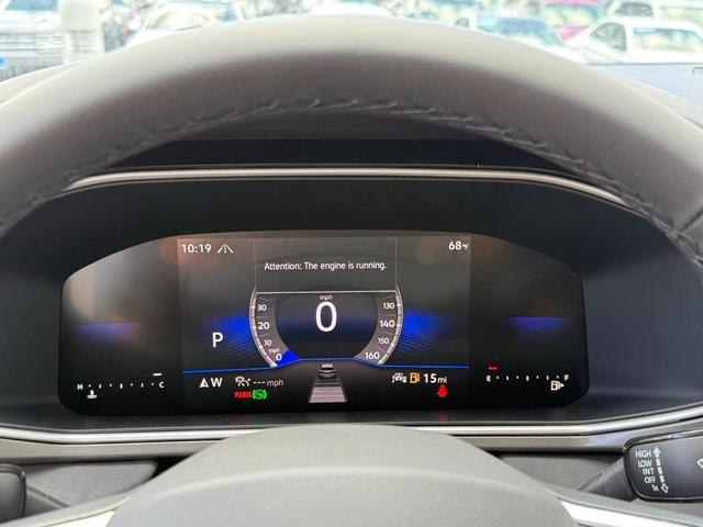Photo of 2025 Pure White W/Black Roof Volkswagen Taos