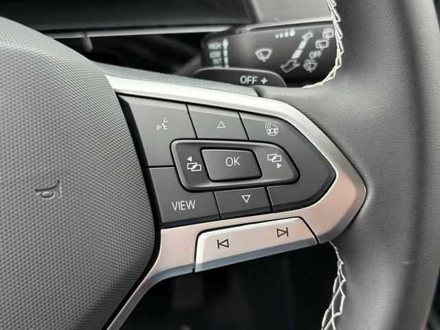 Photo of 2025 Silver Mist Metallic Volkswagen Atlas Cross Sport