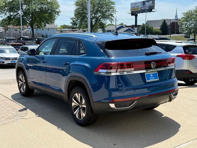 Photo of 2025 Mountain  Lake Blue Volkswagen Atlas Cross Sport