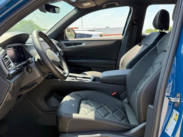 Photo of 2025 Mountain  Lake Blue Volkswagen Atlas Cross Sport