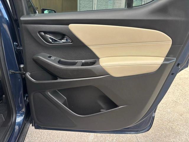Photo of 2022 Northsky Blue Metallic Chevrolet Traverse