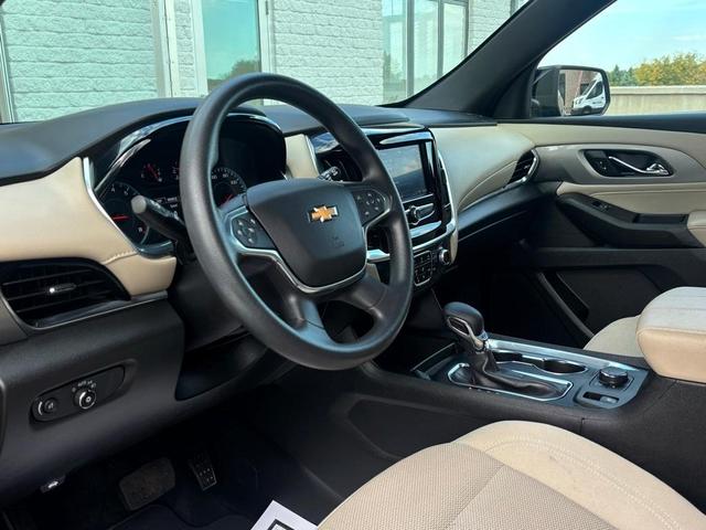 Photo of 2022 Northsky Blue Metallic Chevrolet Traverse