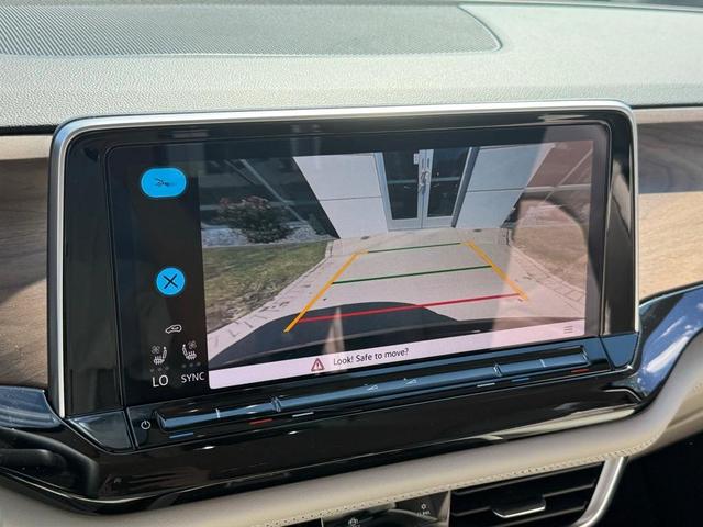 Photo of 2025 Deep Black Pearl Effect Volkswagen Atlas