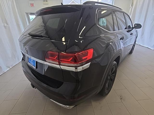 Photo of 2023 Deep Black Pearl Effect Volkswagen Atlas