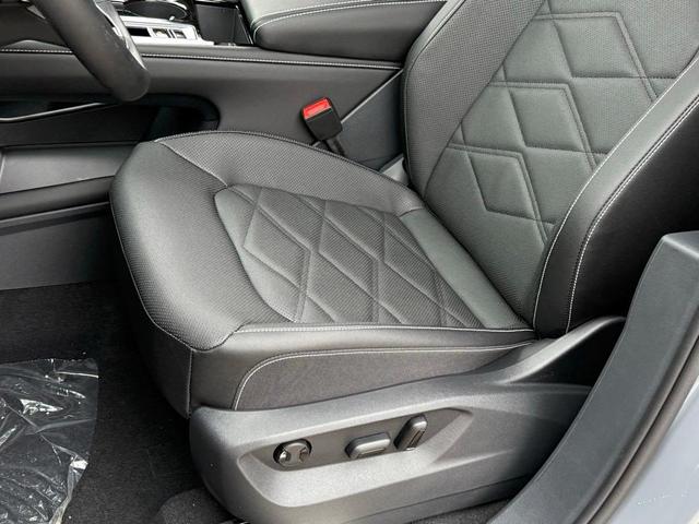 Photo of 2025 Pure Gray Volkswagen Atlas