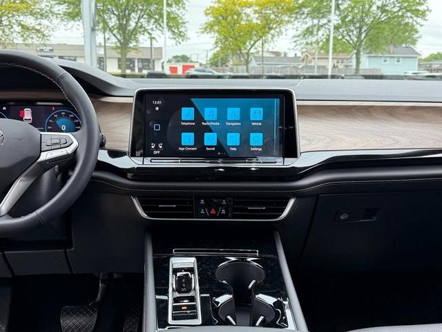 Photo of 2025 Pure Gray Volkswagen Atlas
