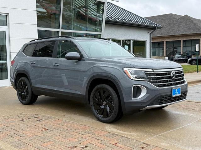 Photo of 2025 Pure Gray Volkswagen Atlas