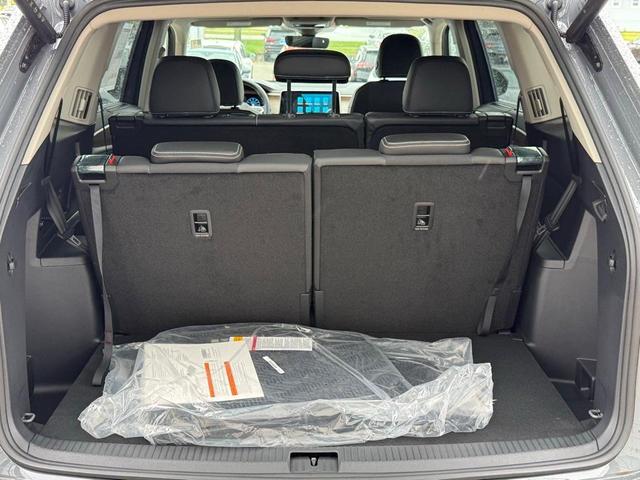 Photo of 2025 Pure Gray Volkswagen Atlas