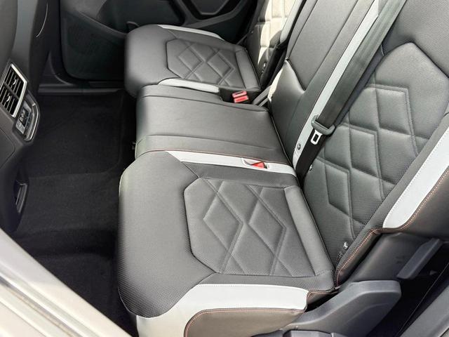 Photo of 2025 Pure White Volkswagen Atlas