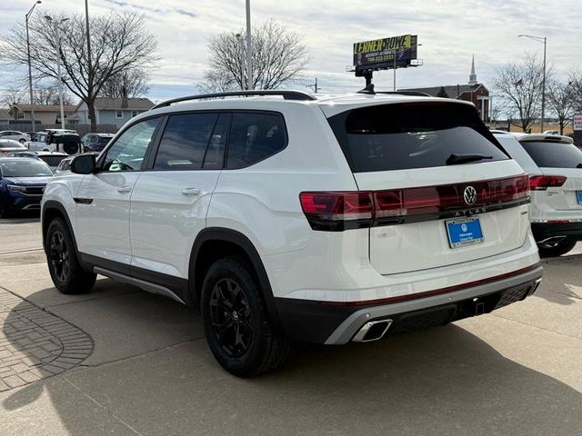 Photo of 2025 Pure White Volkswagen Atlas