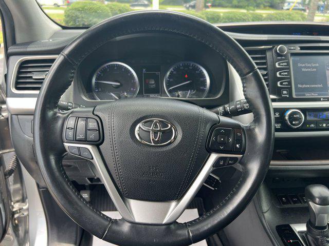 Photo of 2019 Celestial Silver Metallic Toyota Highlander