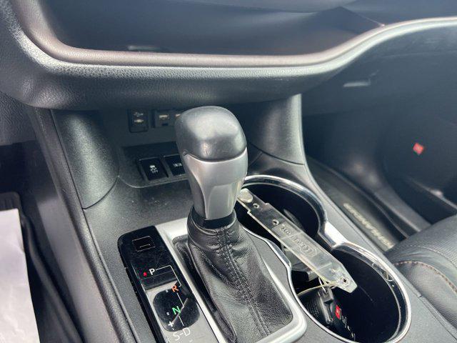 Photo of 2019 Celestial Silver Metallic Toyota Highlander